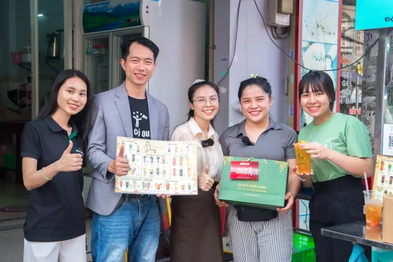 Chuyến thăm quán học viên của đội ngũ Saly Academy